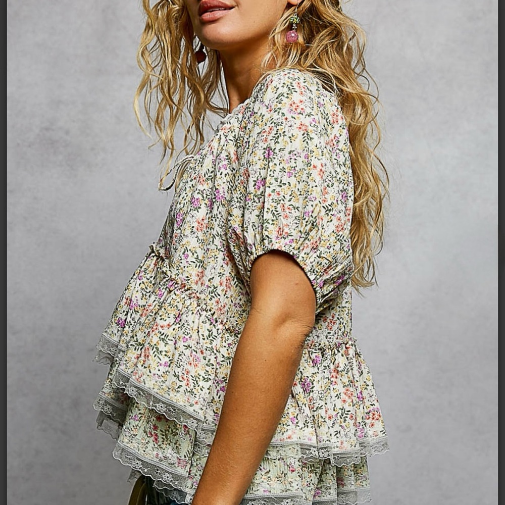 POL Floral Ruffle Blouse - Picture 3 of 10